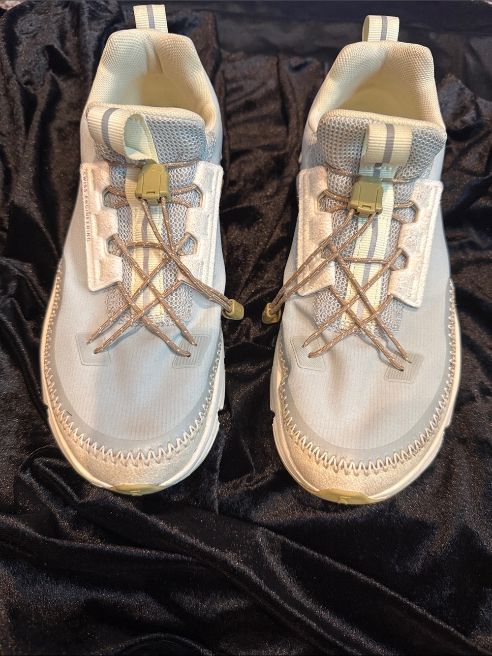 Women's Athletic Sneakers in Light Gray and Cream